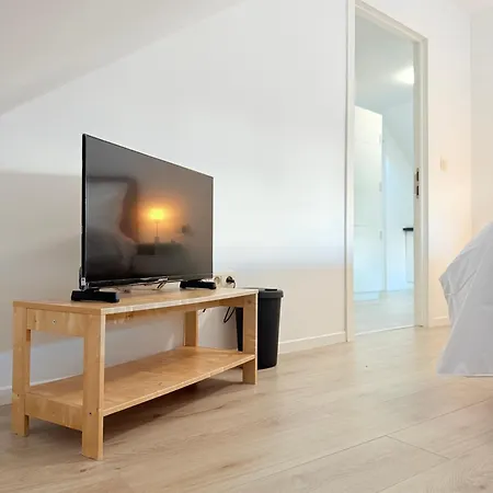 06 Apartment