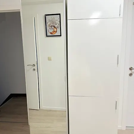 06 Apartment