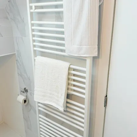 06 Apartment